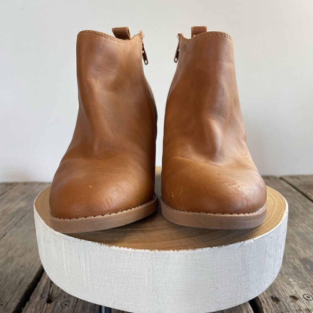 Dolcetta Faux Leather Zipper Ankle Booties Size 6M EUC - Picture 2 of 8